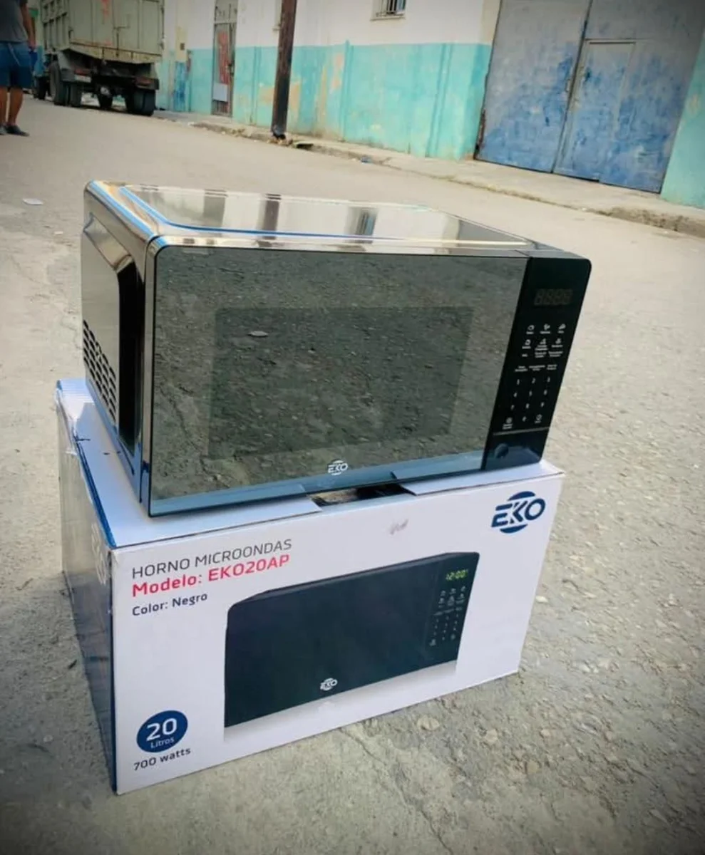 Microondas EKO de 20litros