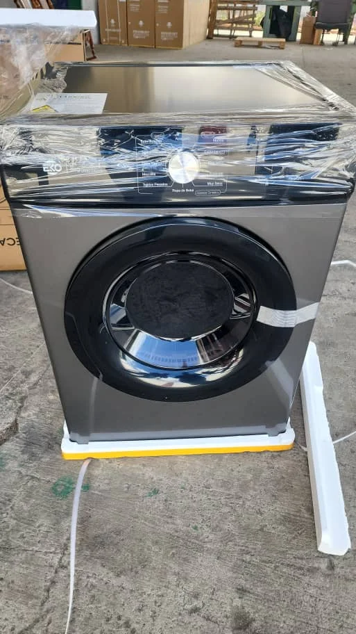 Secadora a vapor,  de carga frontal 8kg capacidad de marca EKO