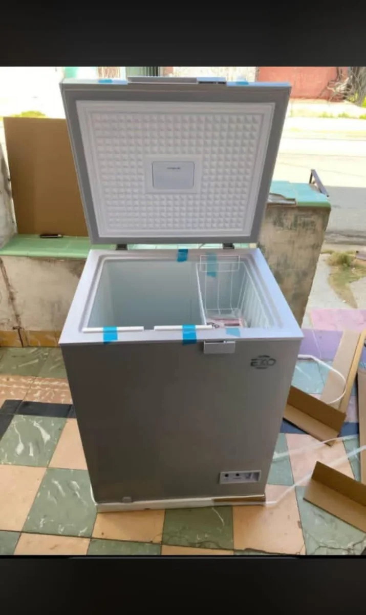 Nevera de 3.5 pies nueva en su caja, marca EKO