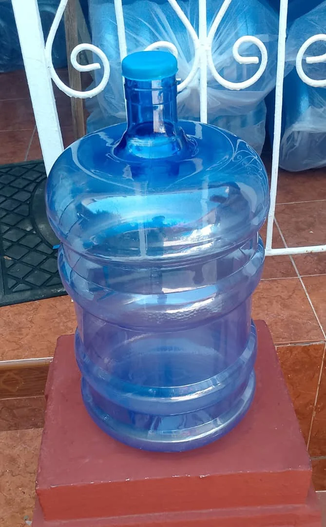 Dispensador de liquidos marca Royal — imagen 2